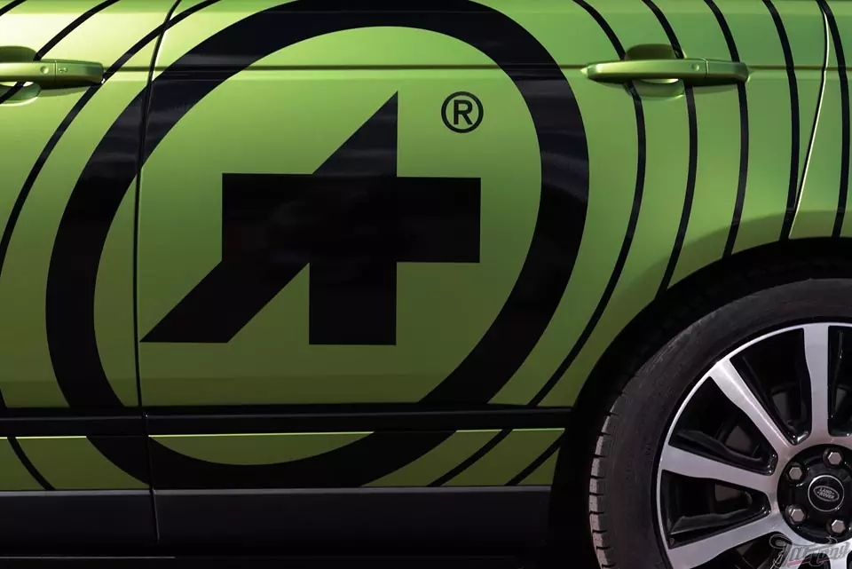 Range Rover. Оклейка кузова в зеленый мат и брендирование!